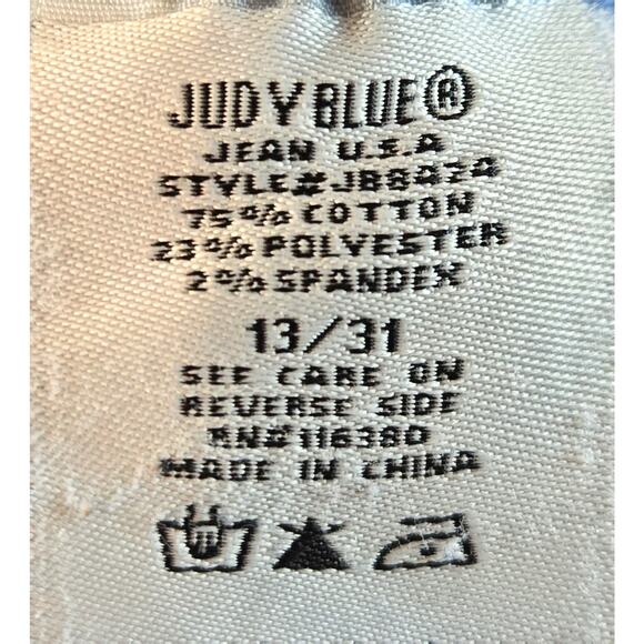 Judy Blue Mid Rise Distressed Patched Skinny Fit Jeans Women's Size 13/31 - Picture 3 of 5